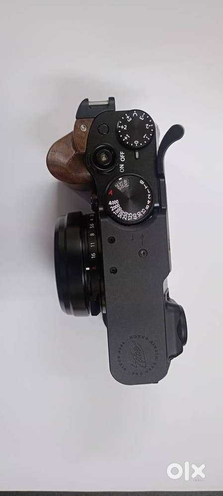 Fujifilm X100VI 40.2 MP Mirrorless Camera with Fixed 23mmF2 Lens