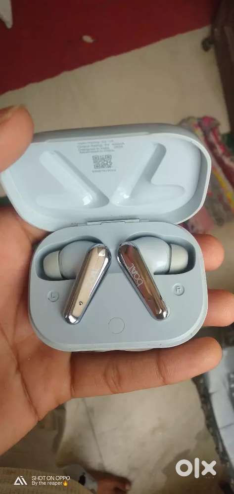 BOAT 280 ANC BUDS NEW CONDITION