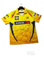 Players signed 2013 official CSK jersey