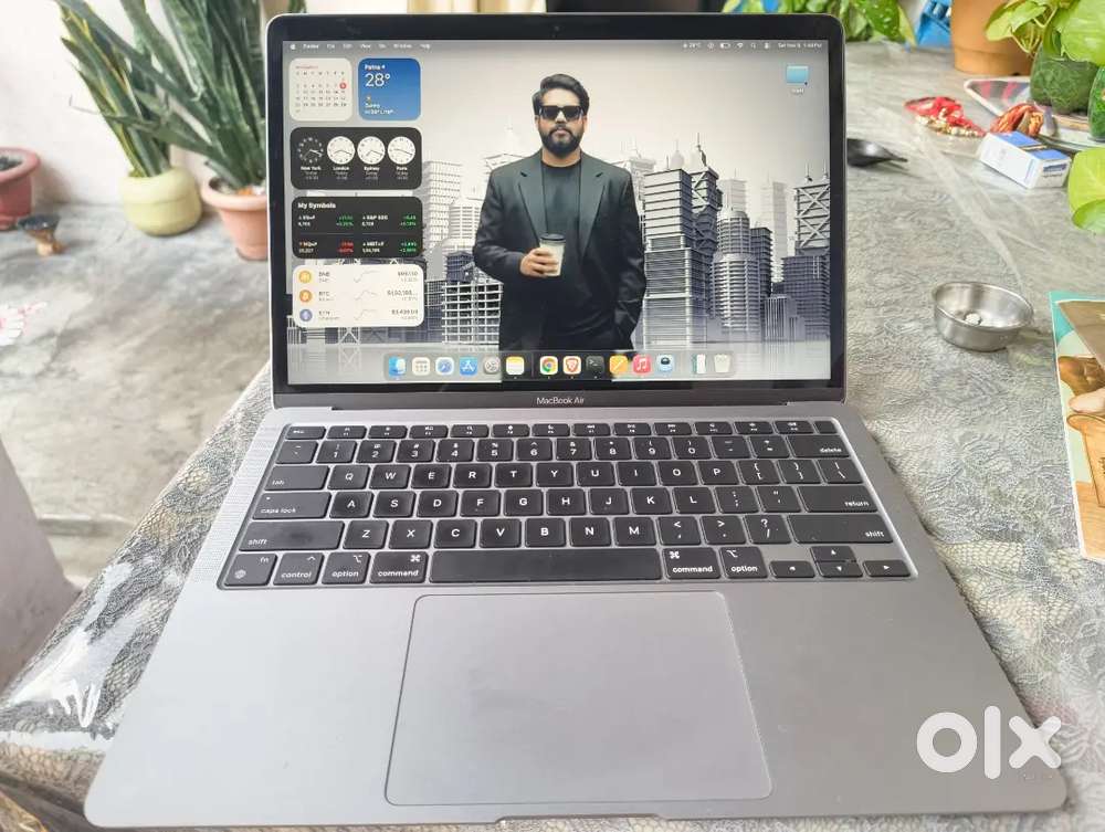 Selling Brand New Apple MacBook Air M1 Chip 2 month old