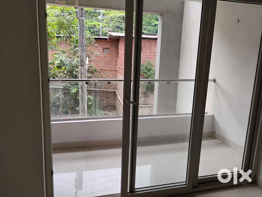 Semi furnished flat available Bejai less than 5 year