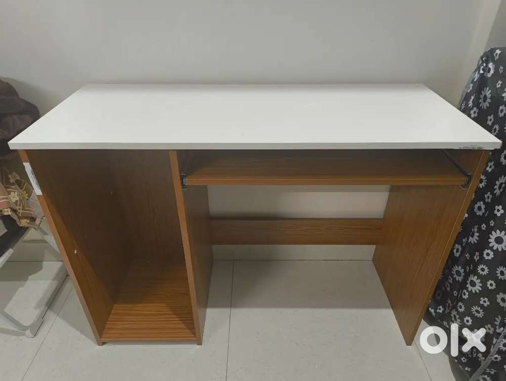 Computer Table in just 3500
