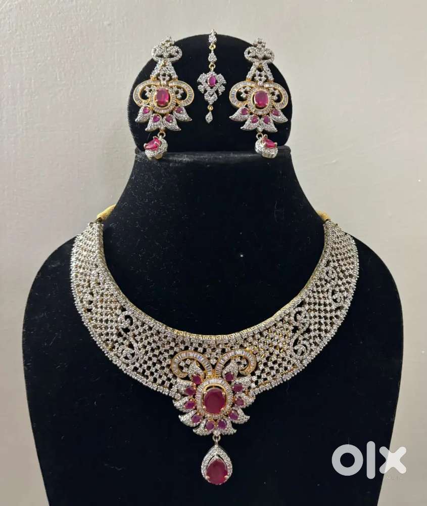High quality imitation jewellery for urgent sale.