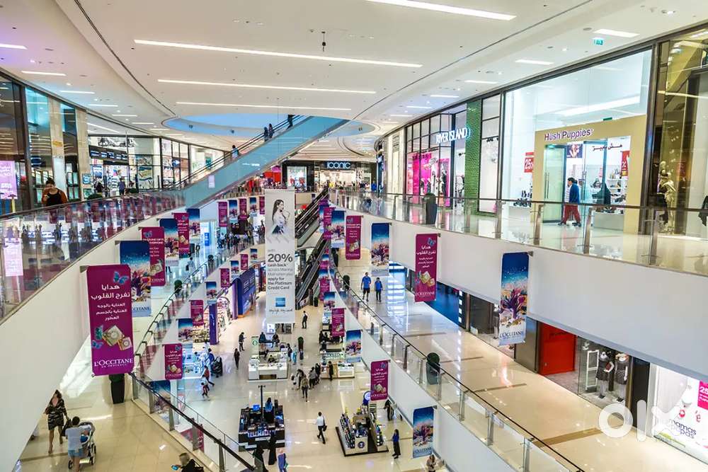 Warehouse Shopping mall Boys and girls