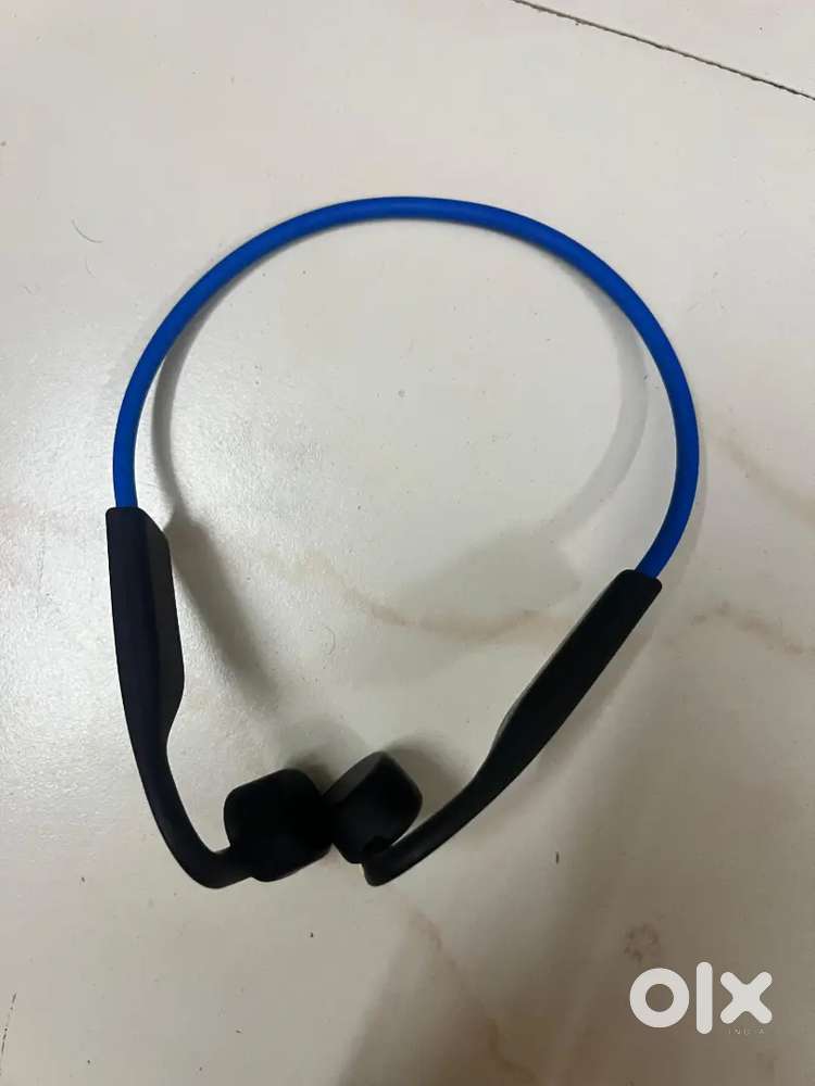 Digitek mic ,shokz earphone ,urbn power bank ,jbl speaker apple earpod