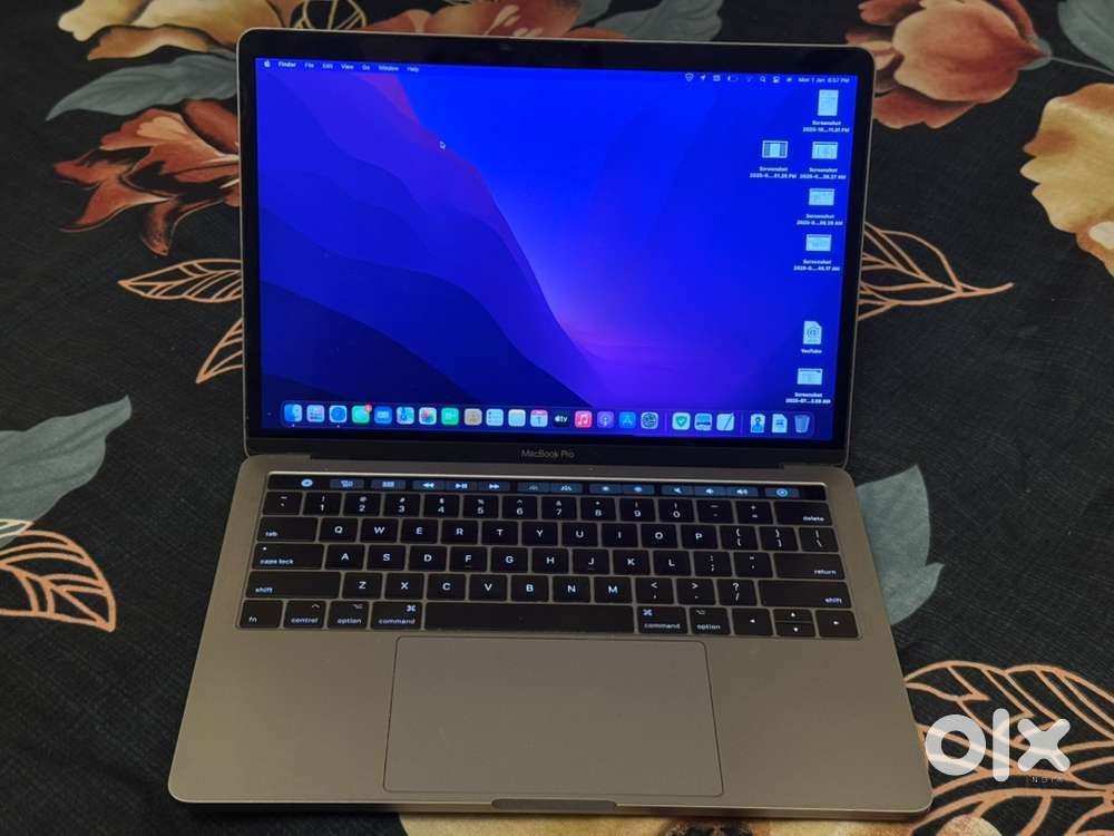 Macbook pro touch baar with Touch ID sensor A-1706, 13-inch,