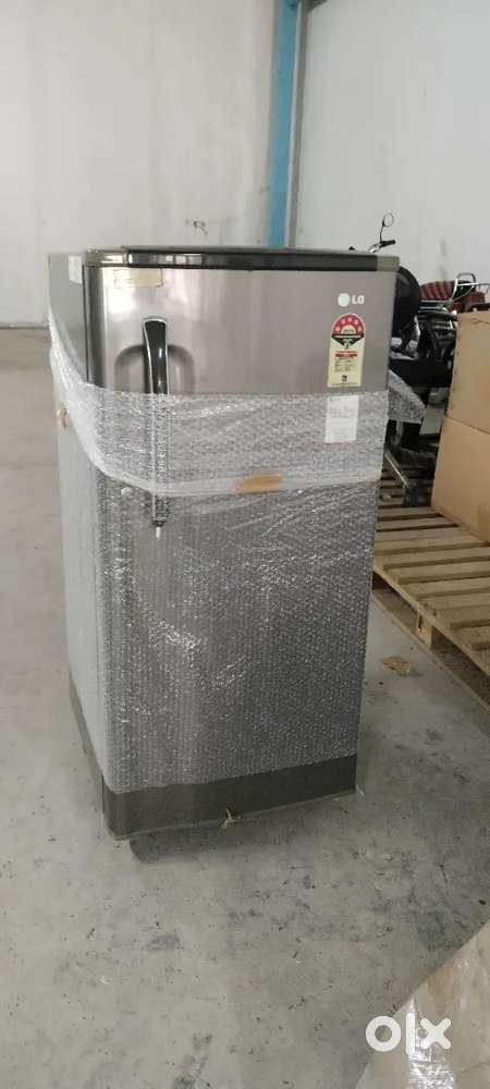 LG fridge only used for 1 month.