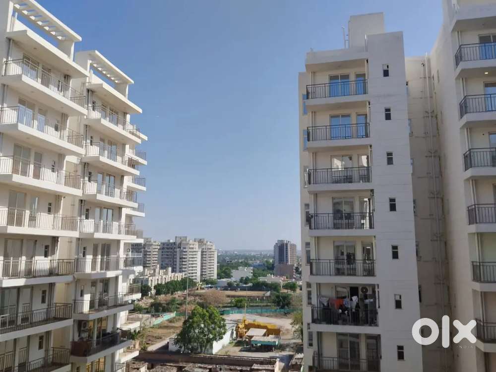 Available 3BHK Fully Furnished Society Flat