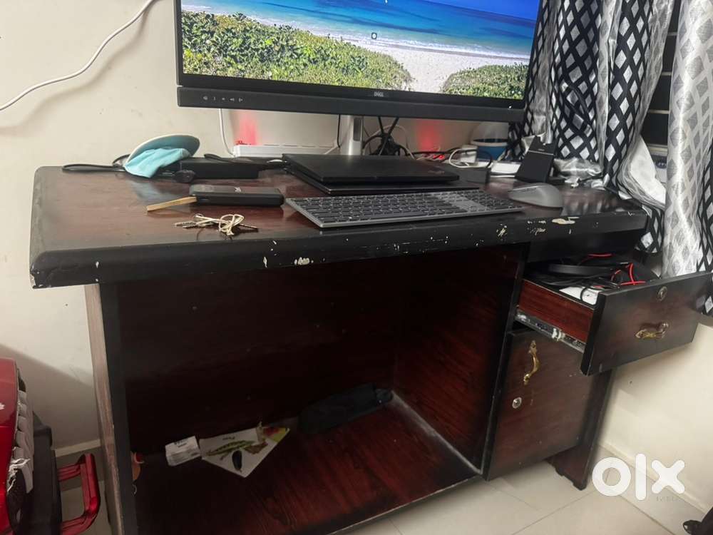 Computer table for Sale