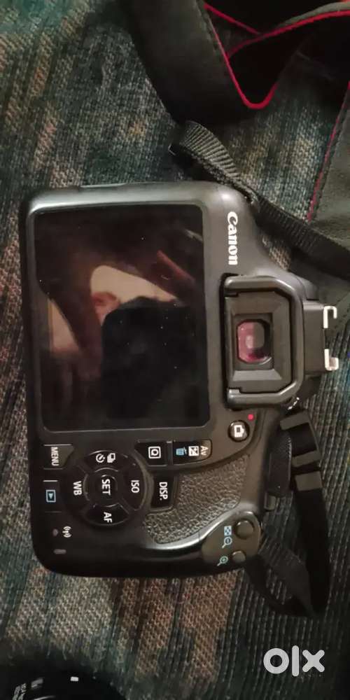 Canon 1300d camera