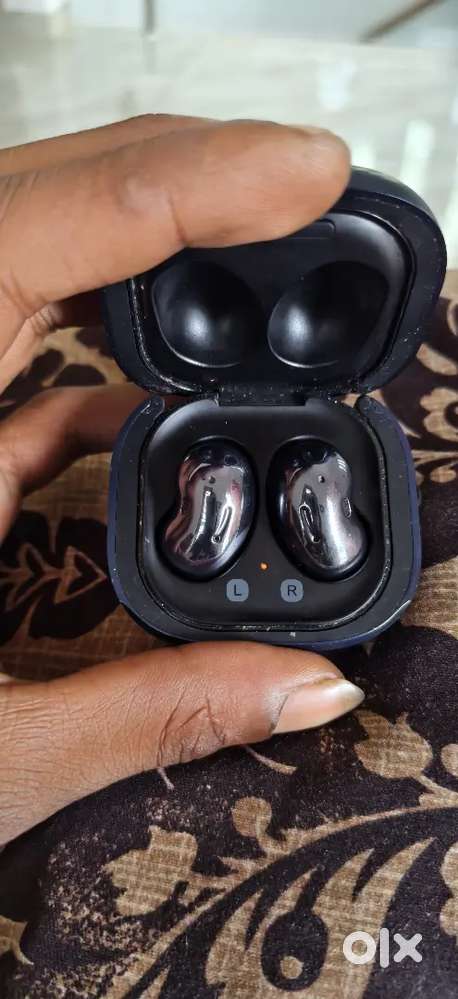 Samsung buds live
