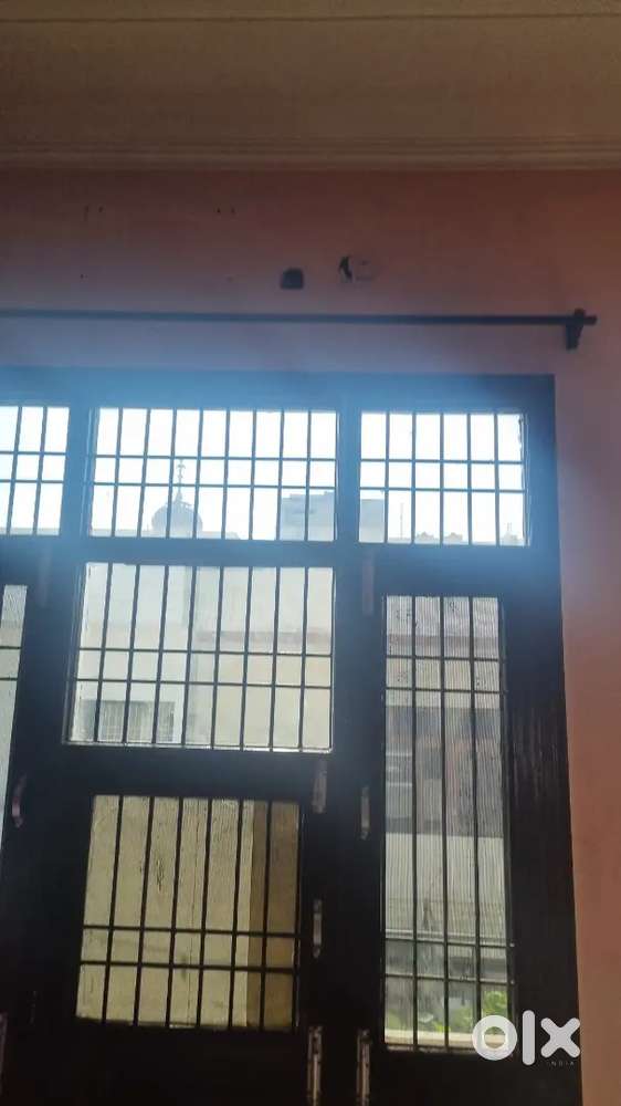 To let Dr., bankers, small family prefered