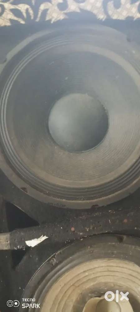 2 speaker bechna hai jisako bhi Lena he to mesej kare