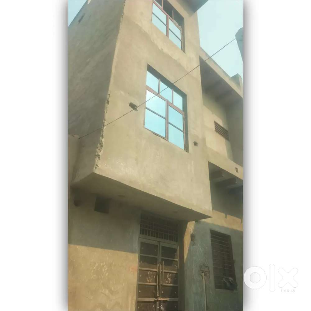 Vrindavan mai sasti property