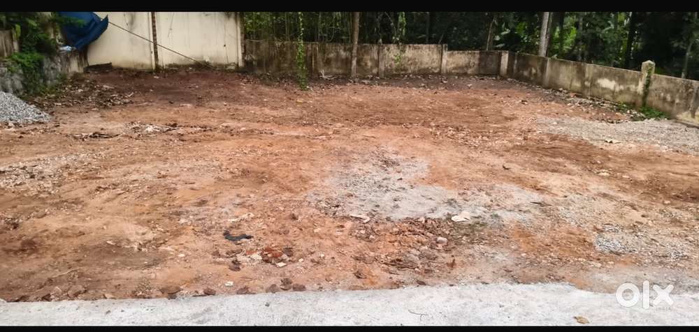 Square plot ready to build