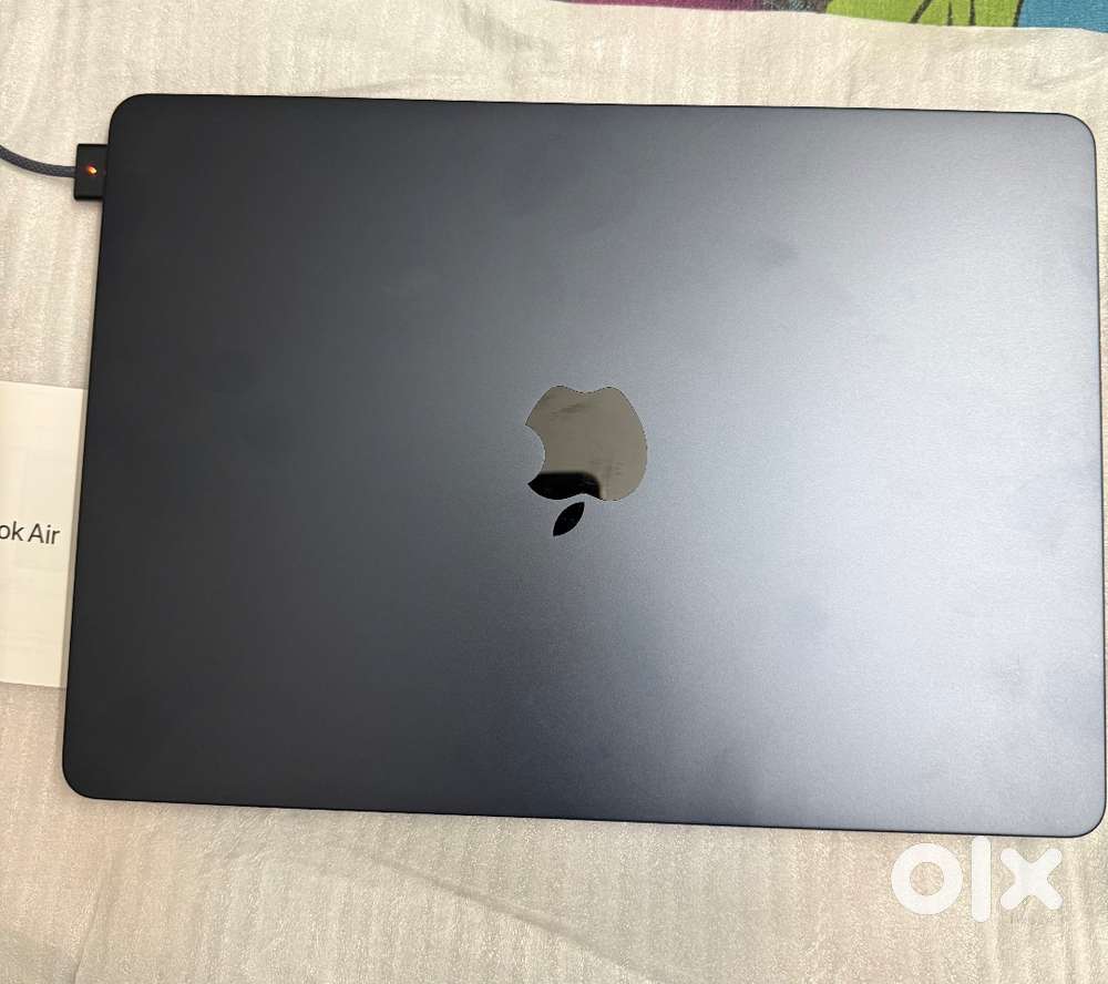 Apple MacBook Air M4 midnight black
