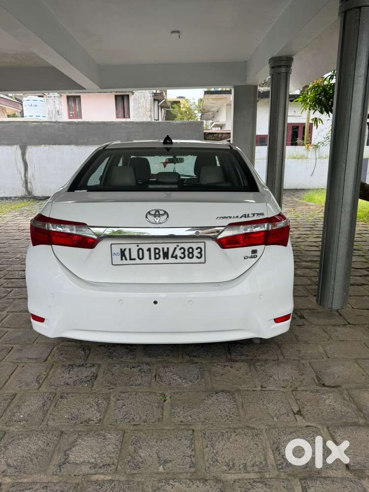 Toyota Corolla Altis 2015 - Doctor driven and well maintained car.