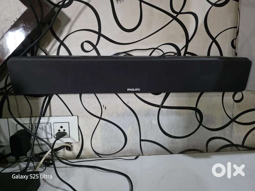 Home theater speakers with FM