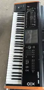 Korg Kronos 2 61keys keyboard and Korg Hardcase for sale