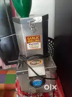 Garlic peeler