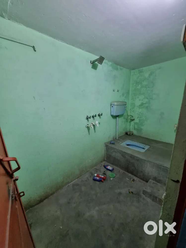 1 or 2 Room Set for RENT : for Families @ Eldeco Udyan 2 near Telibagh
