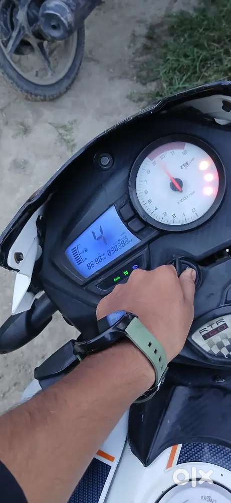 Apache RTR 160