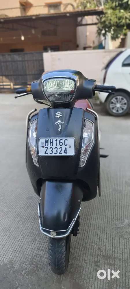 One hand ues all parts ar showroom all showrooms sarvising no problem