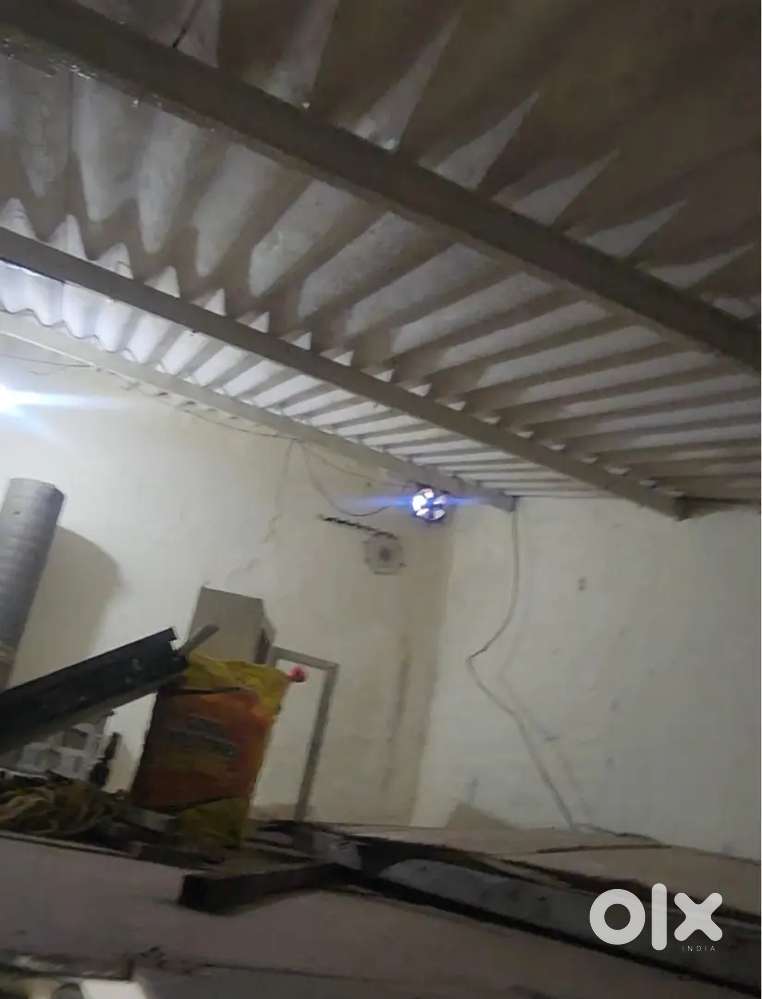 Office/ godown For rent