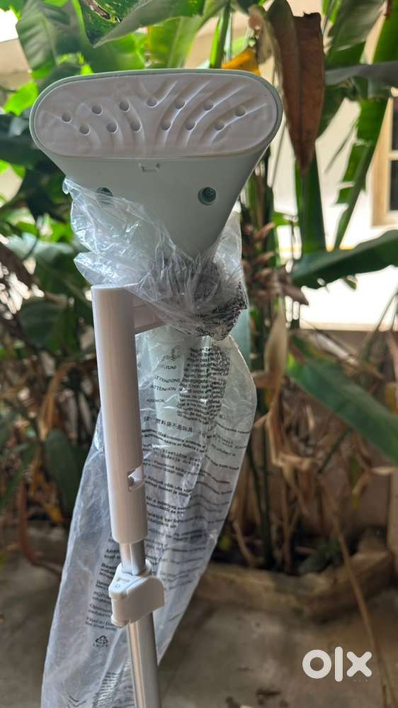 Phillips Garment Steamer - Brand New