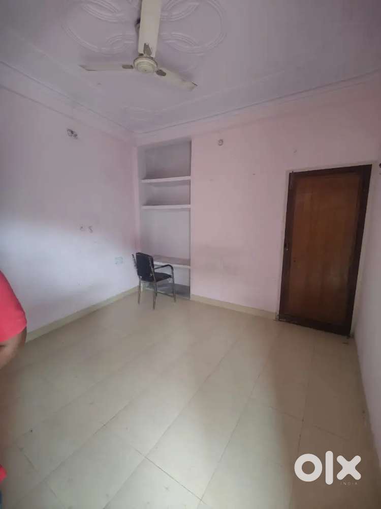 2-room set in aliganj