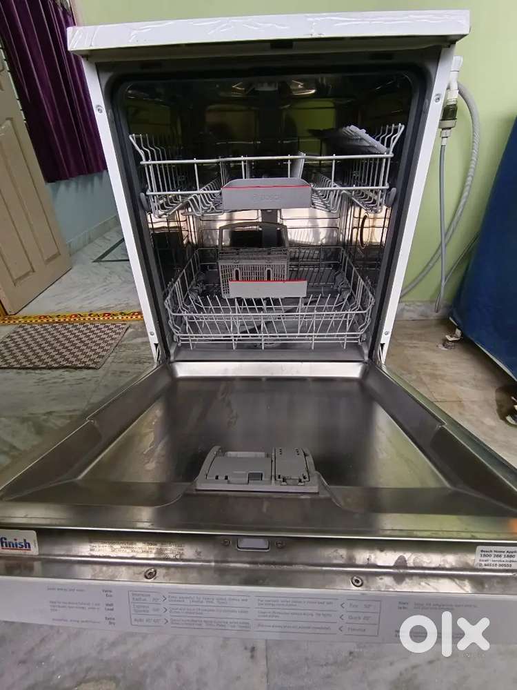 Bosch 13 Place Dishwasher with Hot water wash
