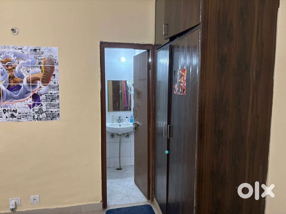 2 bhk falt for sale in railvihar vip road Zirakpur