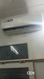 Ek tan AC Lloyd good condition