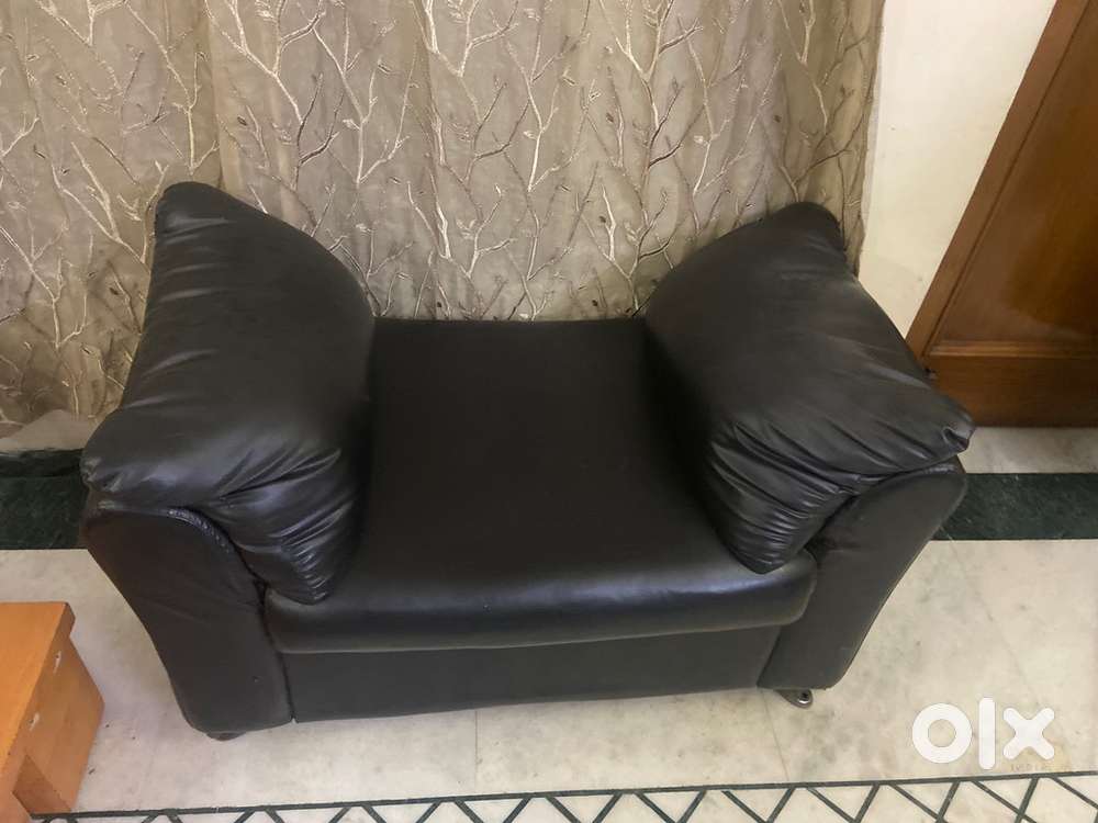 Old Sofa Set