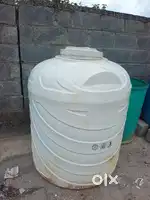 1000 l.t water tank 3layer 5months old aren't sell because not space