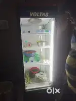 Dee fridge arjent new condition me h only 1yer hua h 320liter ka h