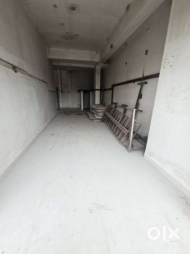 648 sq.ft commercial space for rent in morabadi