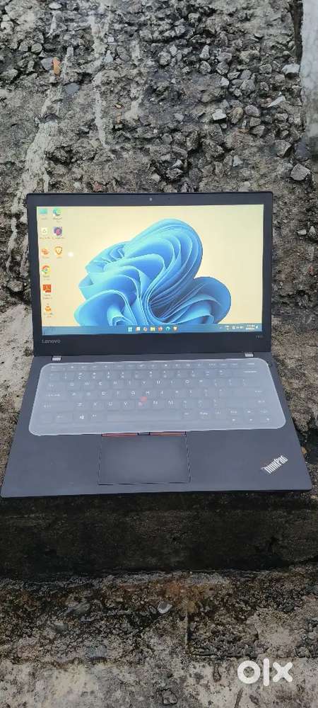 Lenovo core i7 8 256