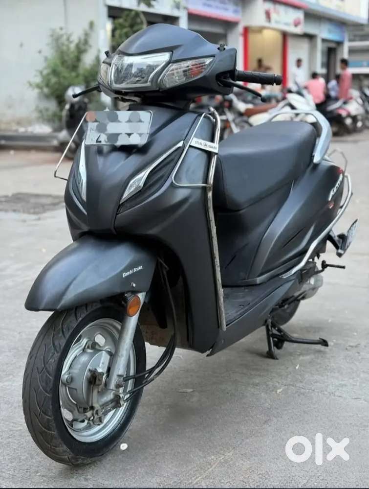 गाड़ी सिर्फ 30000 KM चली है गाड़ी के पूरे पेपर ओके है