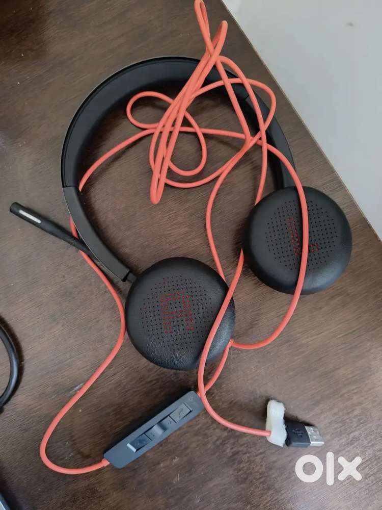 Headset with mic (Poly Balck wire 8225)