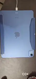 Selling Apple iPad Air (5th Generation) with powerful M1 Chip.