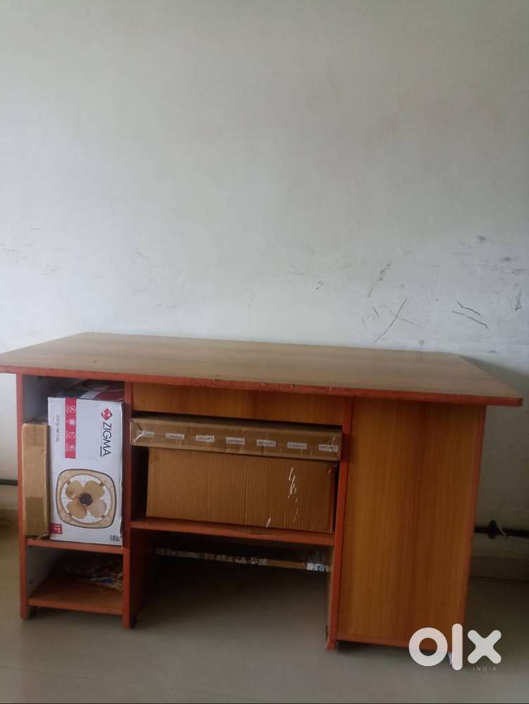 WoodCraft Desktop Computer Table for S – Perfect for Home/Office Setup