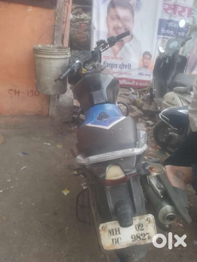 Bajaj discover acche condition mein hai 13000 mein hai aao fatafat lek