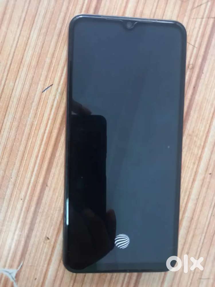Vivo v23e5g / Rs.13000