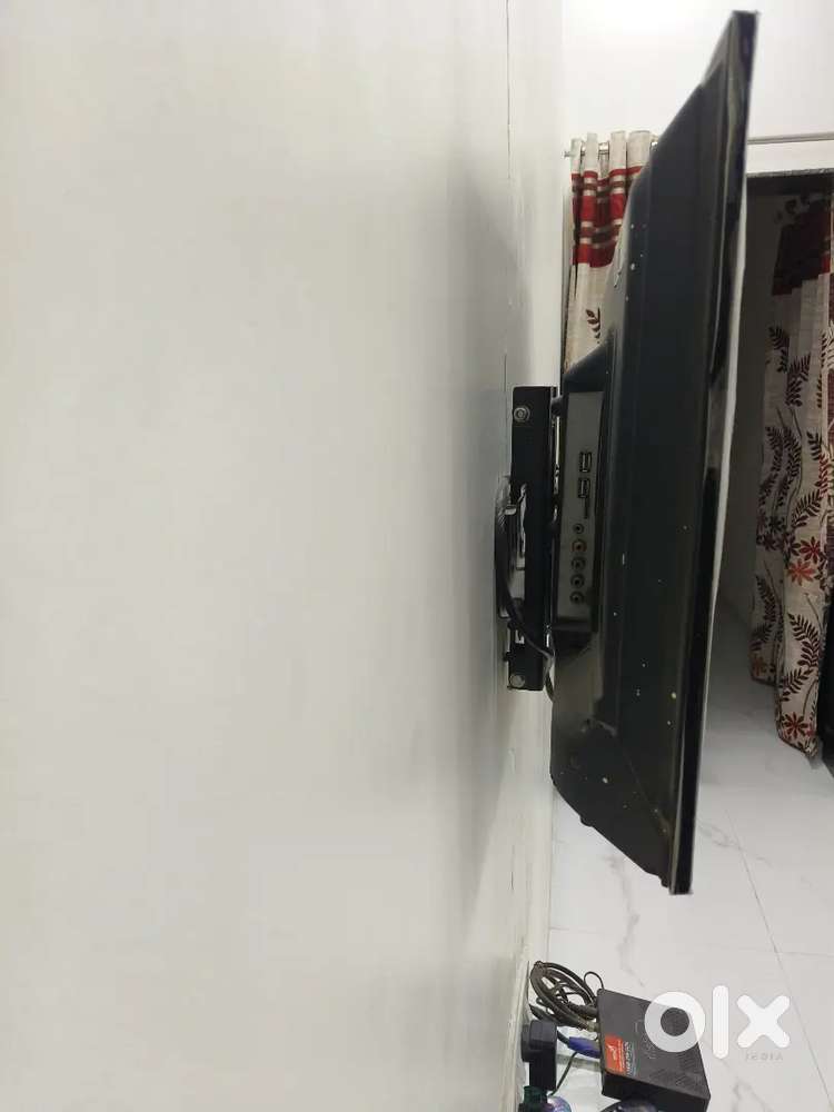 INTEX 32 INCH LED TV good condition with original TV Remote