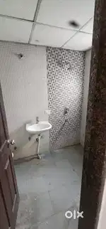 2 room set available for rent in gomti nagar near Patrakarpuram