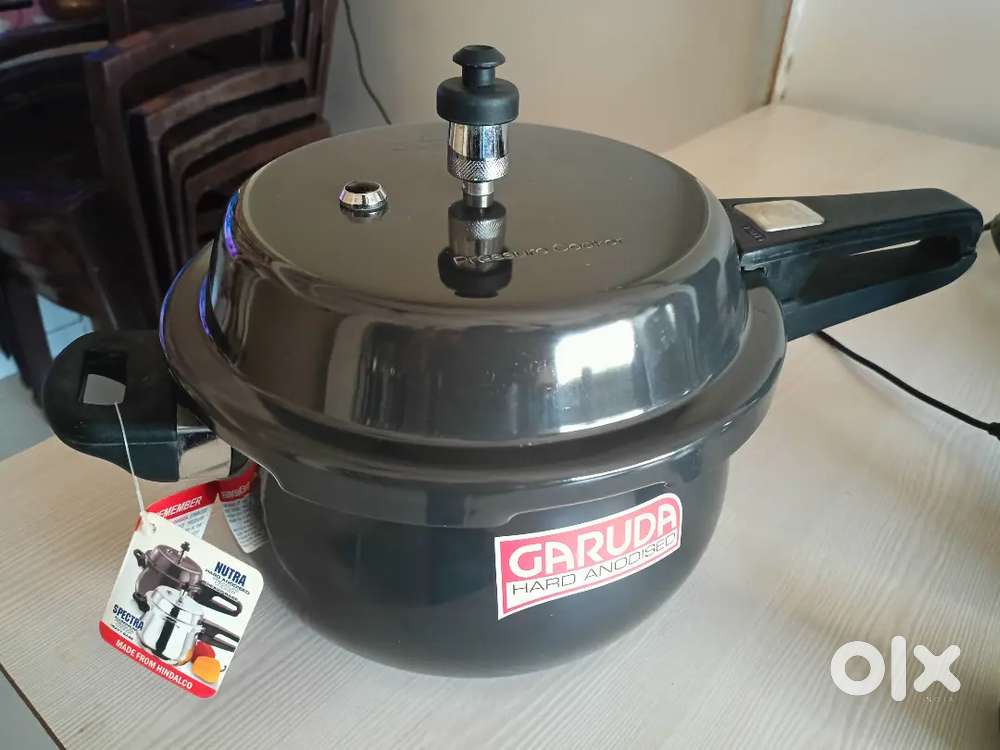 Pressure cooker nonstick