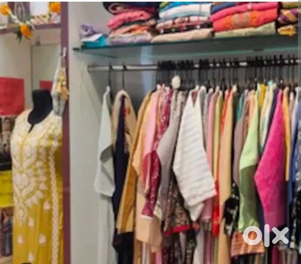 Wanted Sales Staff@Branded Clothing Store (M & F)