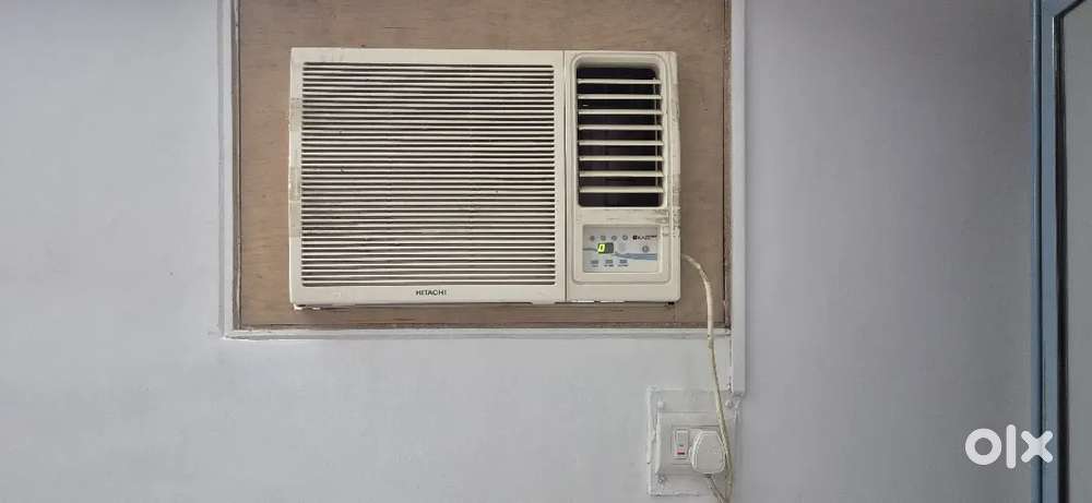 1 ton Hitachi Window AC  4 yr 10 month old Perfectly working