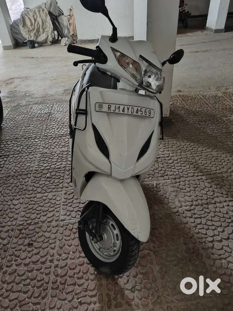 I want to urgent sell my 3g activa only 28000 km drive